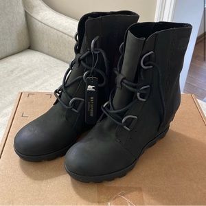 Joan of arc Sorel boots
